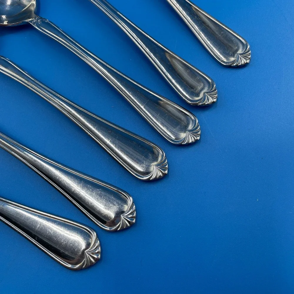 Reed & Barton Select Solange Flatware 30pc Service for 6 Stainless Flare Tip